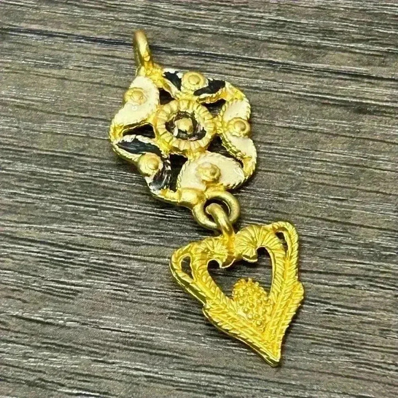 Vintage Golden Pendant - Picture 1 of 4
